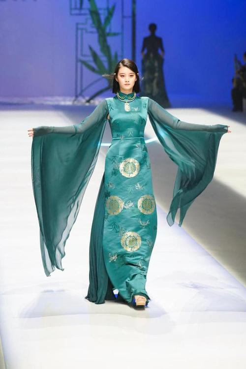 绽放东方之美：中国轻奢女装品牌的崛起-第1张图片-宜购网